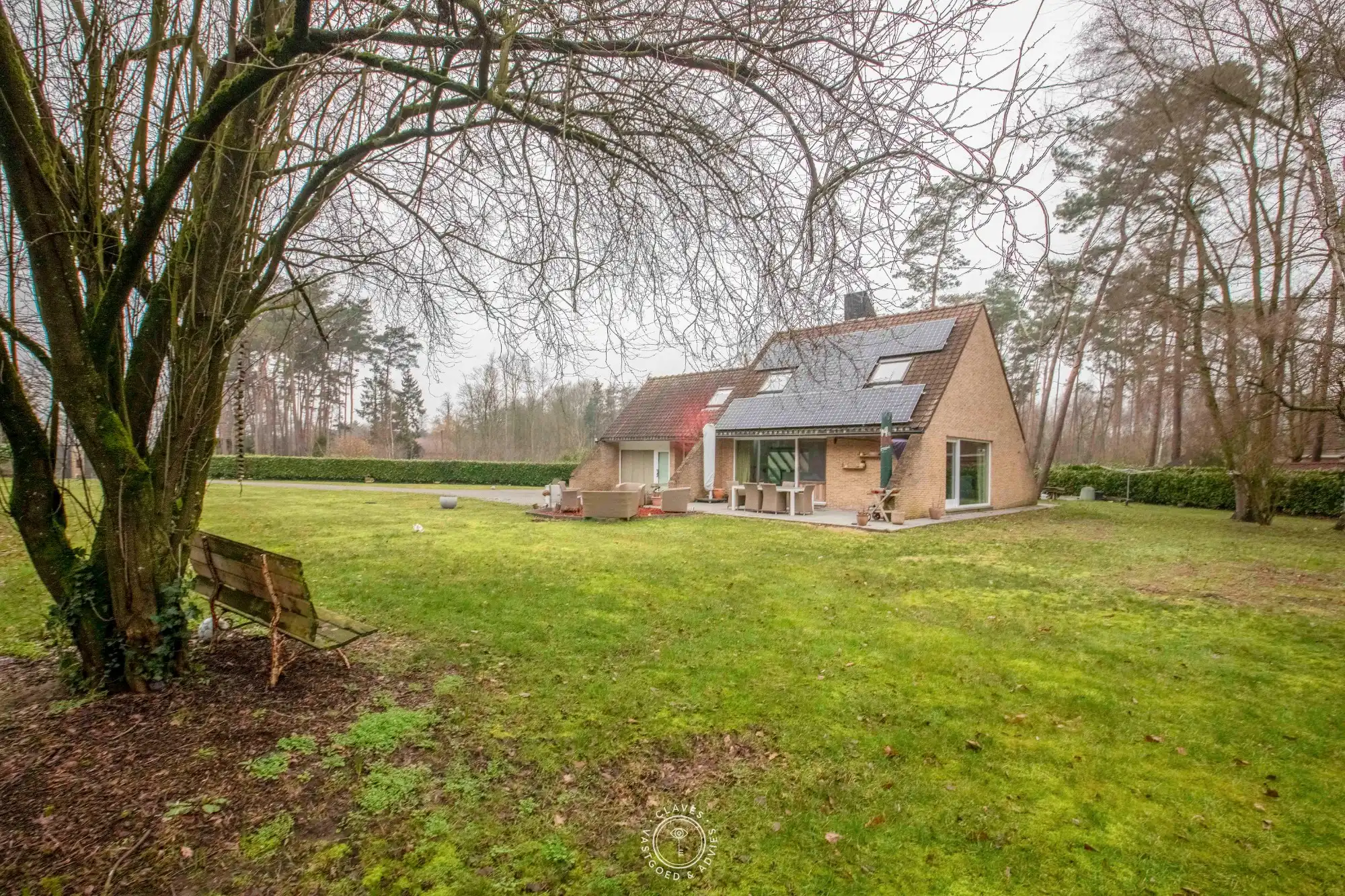 Hoofdfoto van de publicatie: Charmante woning op uitzonderlijk groot perceel