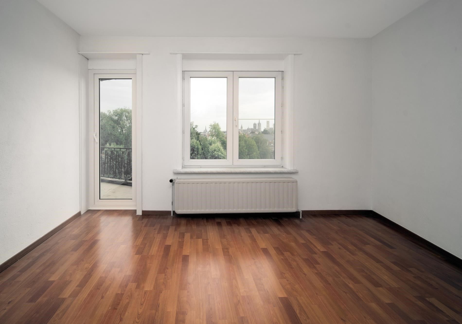 Appartement aan de Coupure met zicht op het water en de drie torens foto 8