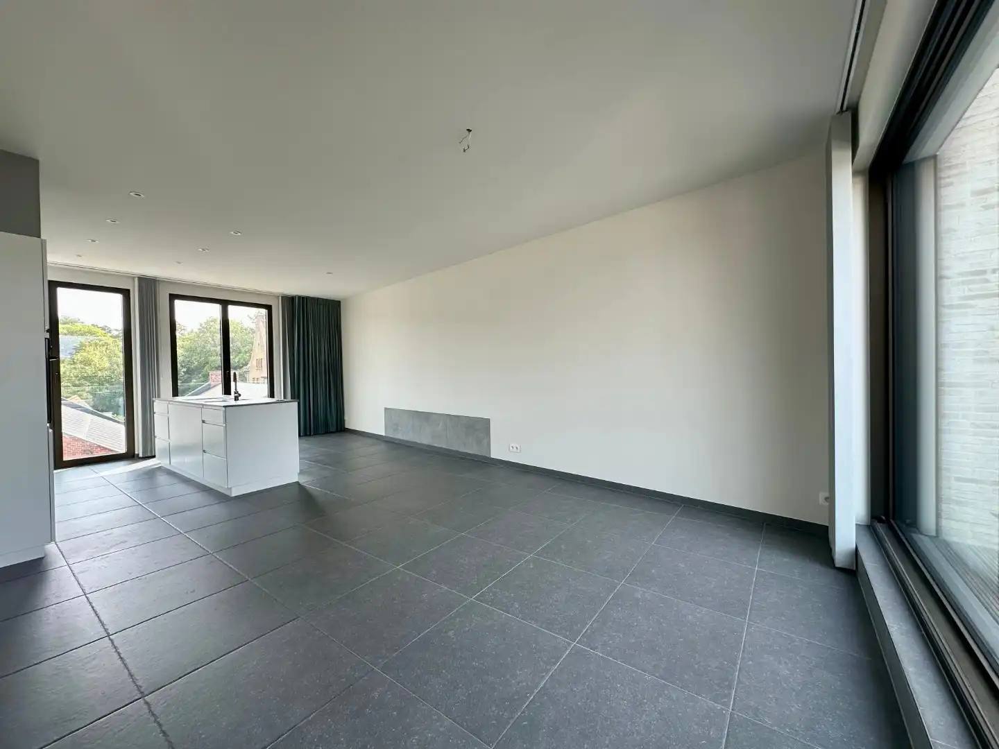 Zeer ruim appartement op goede locatie nabij de Smedenpoort foto 7