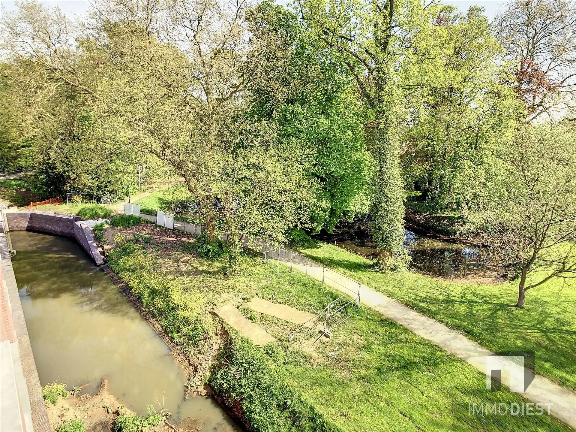 Ruim duplex appartement in het centrum van Diest foto 29