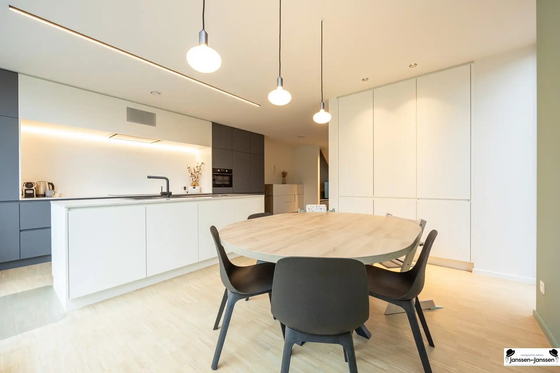 Moderne energiezuinige woning met hoogwaardige afwerking foto 4