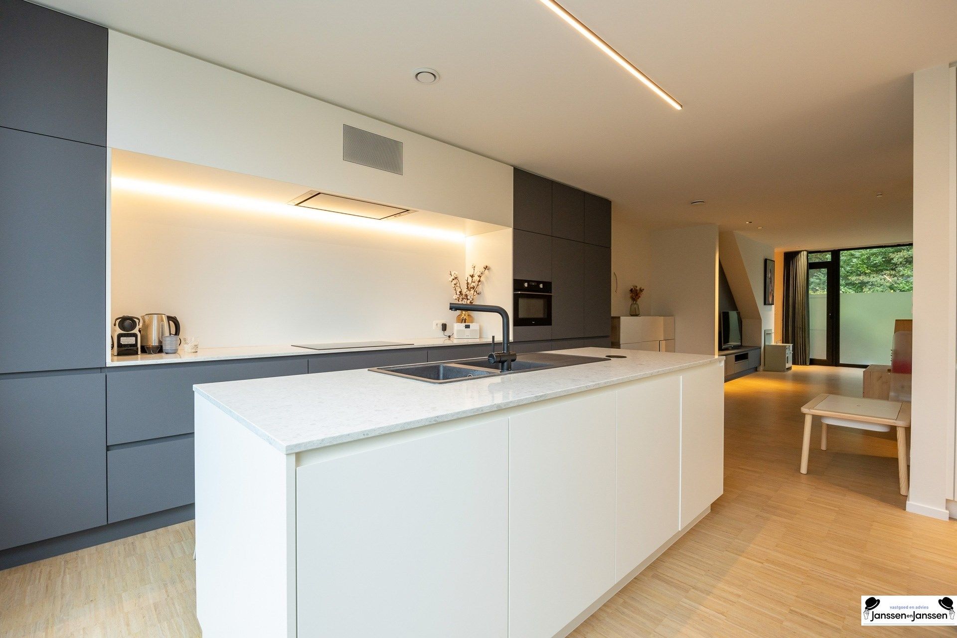 Moderne energiezuinige woning met hoogwaardige afwerking foto 4