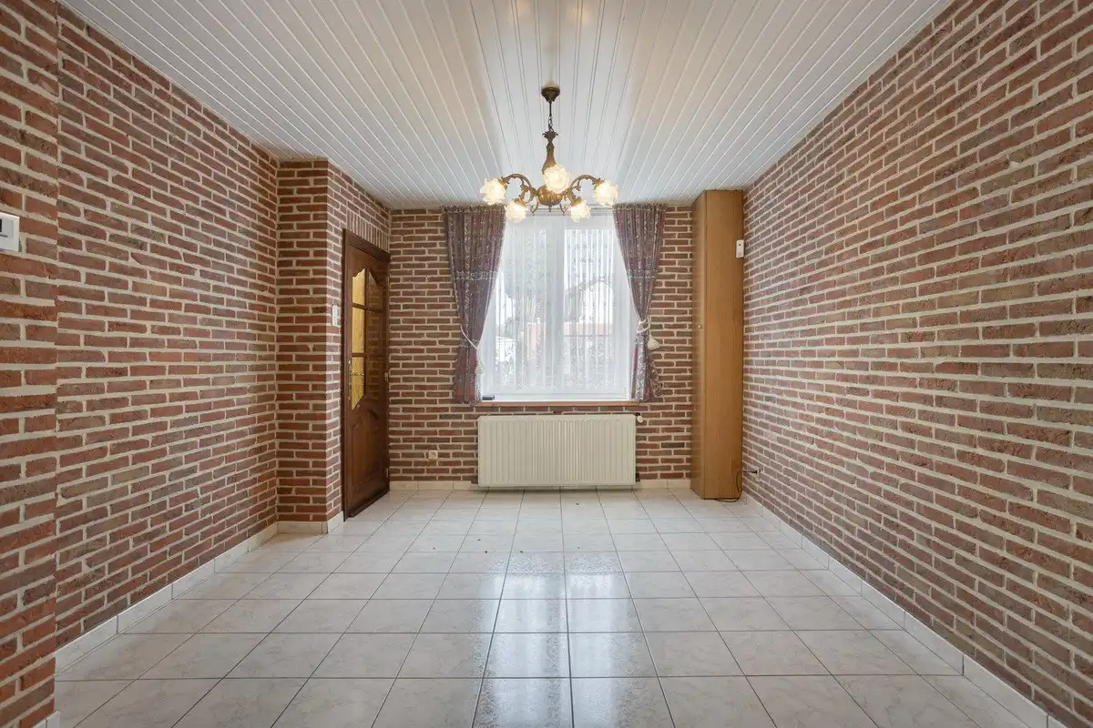 Instapklare gezinswoning in goed gelegen woonwijk foto 4