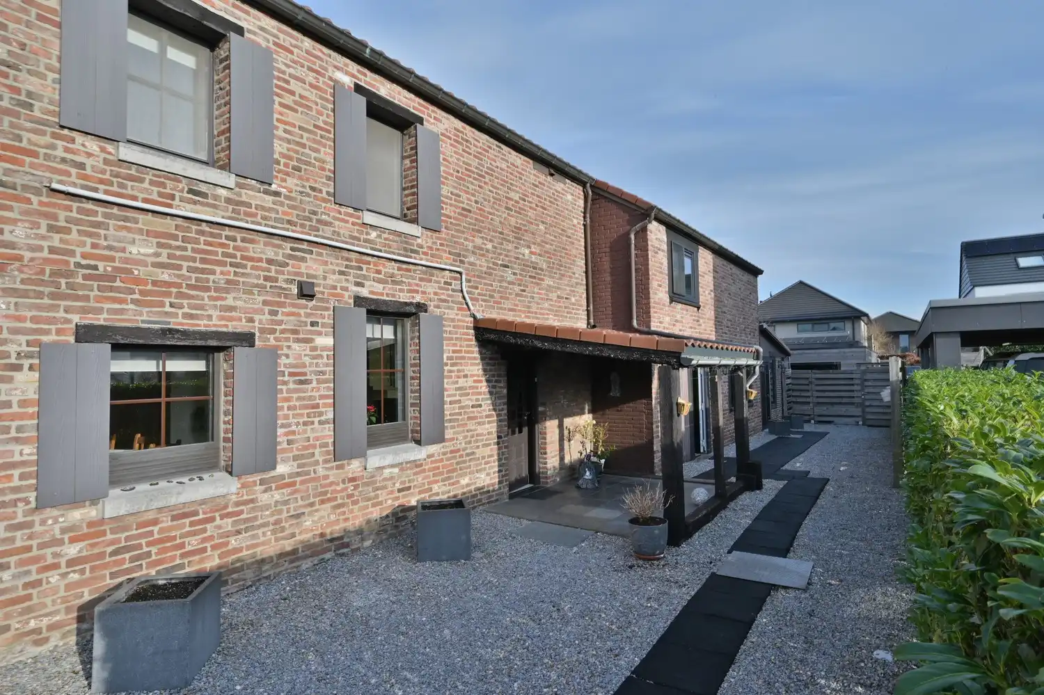 Charmante halfvrijstaande woning in het hart van Neerharen foto 3