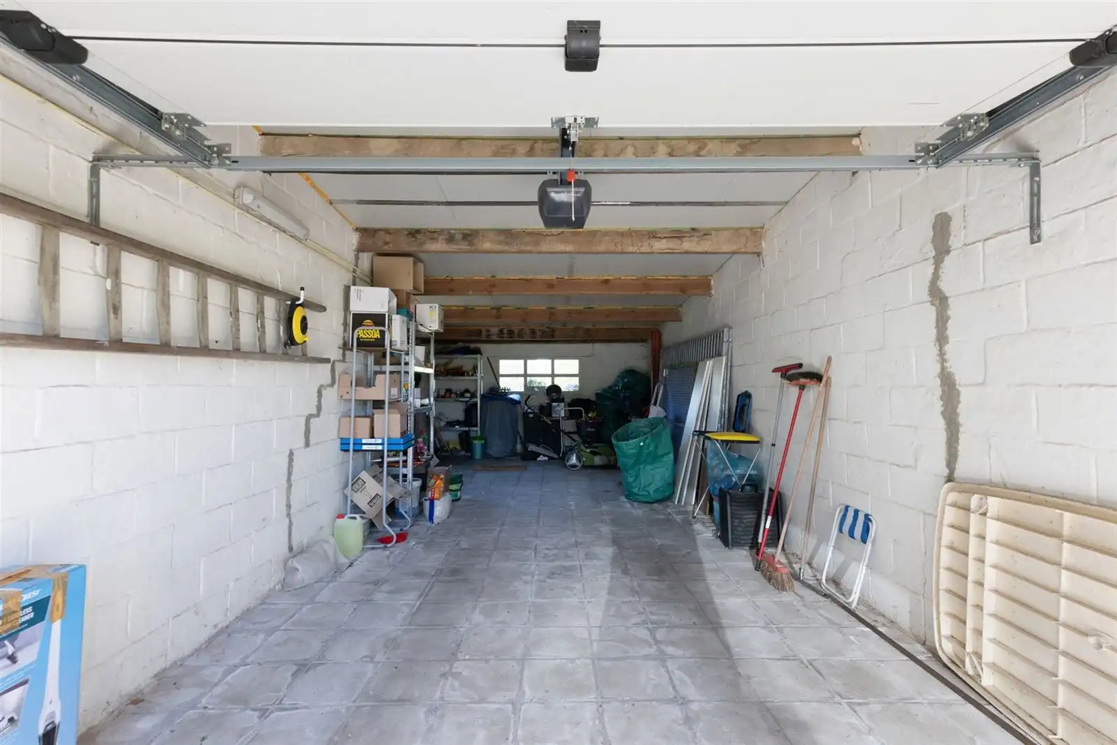 Alleenstaande lwoning met bijgebouw, garage en tuin op 6are23 foto 21