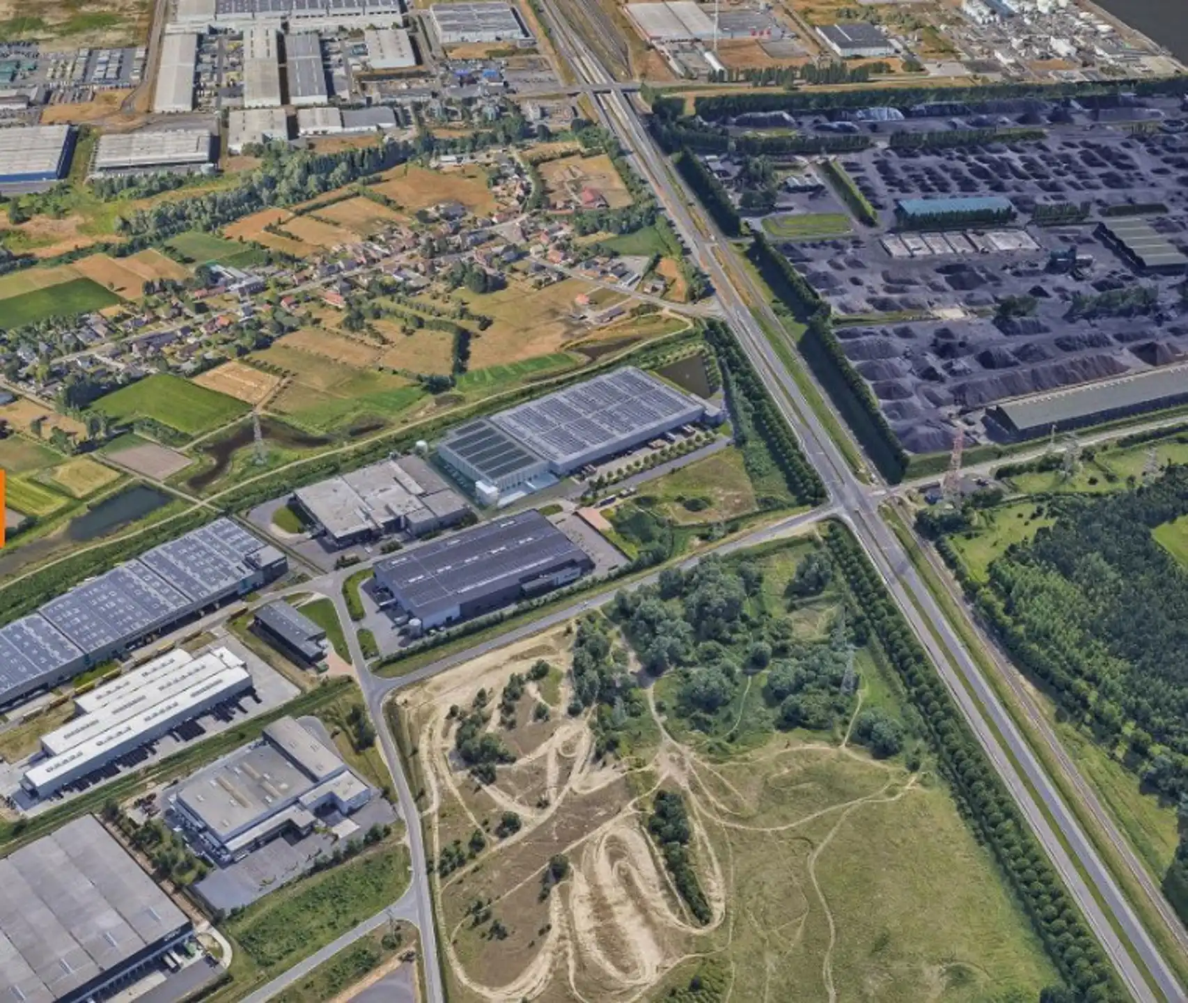 TE HUUR Magazijnruimte foto 3