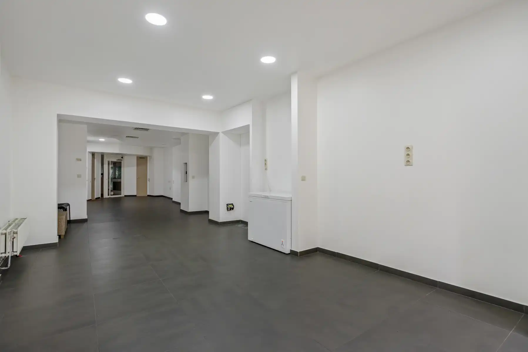 Uniek handelspand mét gerenoveerde woonst in het hart van Boom foto 19