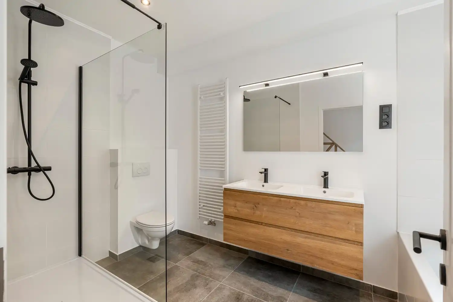 Stijlvol gerenoveerde woning (3slpk) in het hart van Aarschot (Volledig conform) foto 10