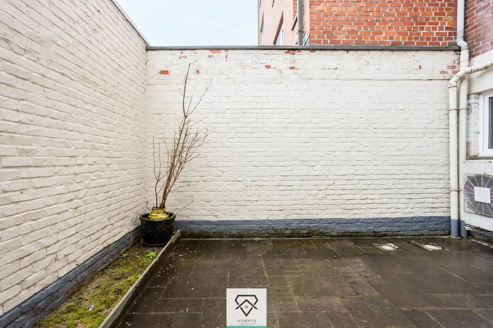 Ruime winkel met uitzonderlijk woonvolume en sterke herontwikkelingsmogelijkheden foto 13