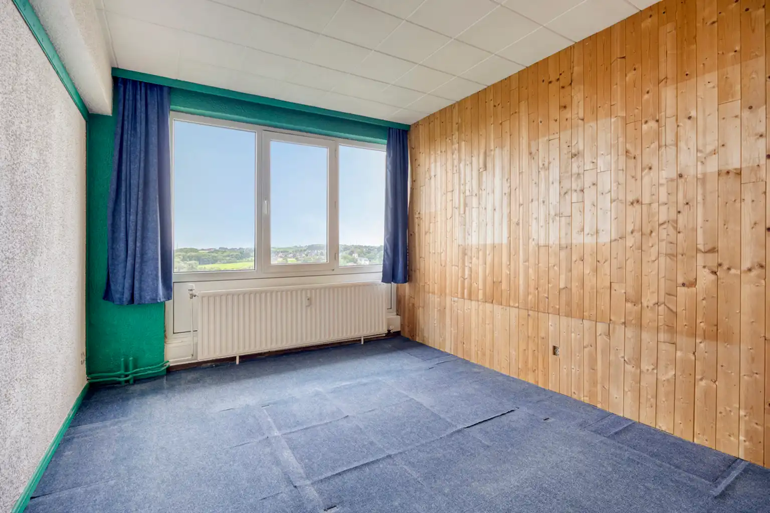 Op te frissen 2-slaapkamerappartement met prachtig uitzicht foto 9