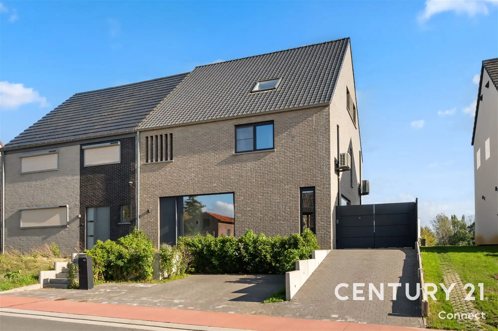 Recente HOB met landelijke ligging. foto {{pictureIndex}}
