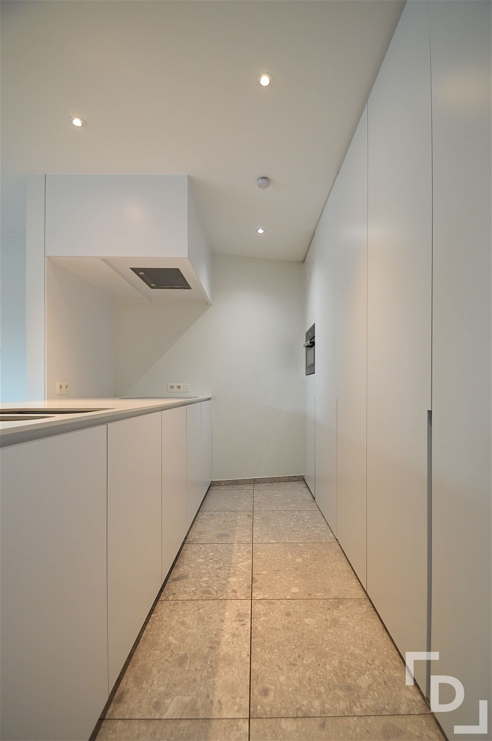 Prachtig afgewerkt appartement op de Grote Markt in Poperinge. foto 5