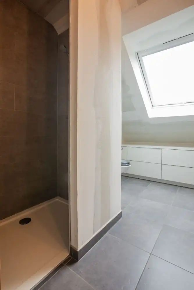 Halfopen recente woning in rustige woonwijk foto 11