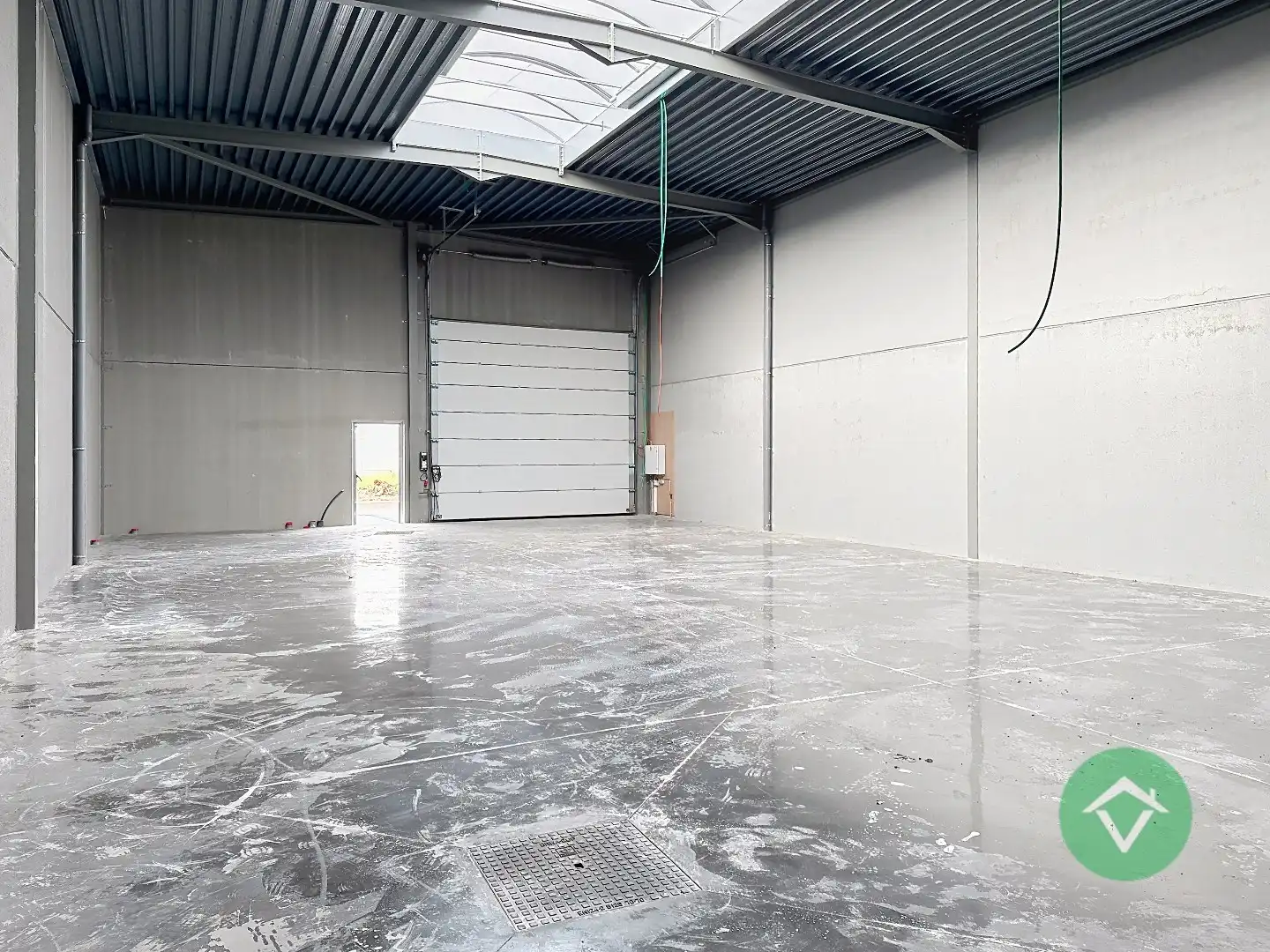 Nieuwbouw loods KMO-UNIT te koop – 256 m² met 1 parkeerplaats inbegrepen op de industriezone te Aartrijke foto 8