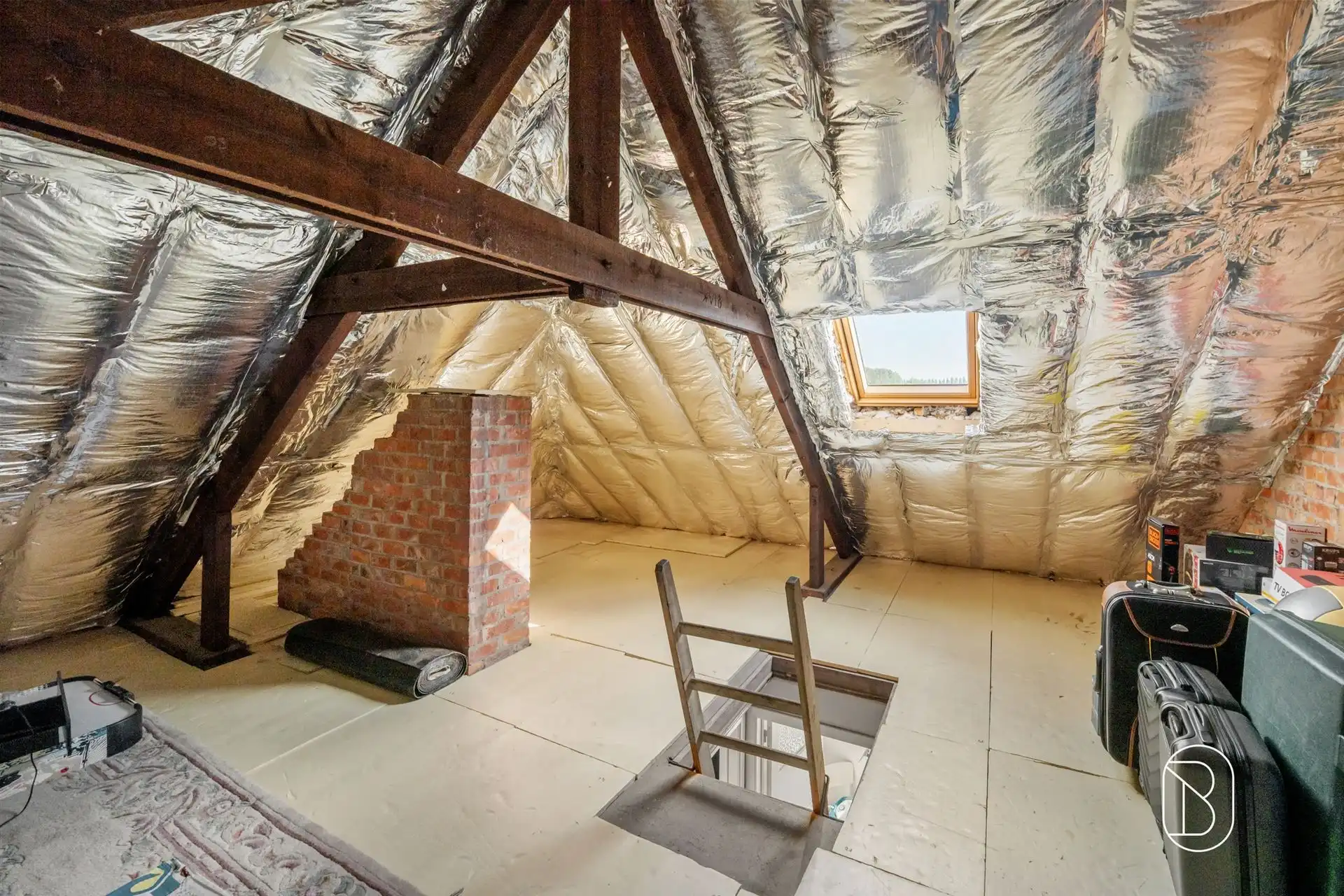 Gerenoveerde woning met 3 slpk, leuke tuin en carport foto 15