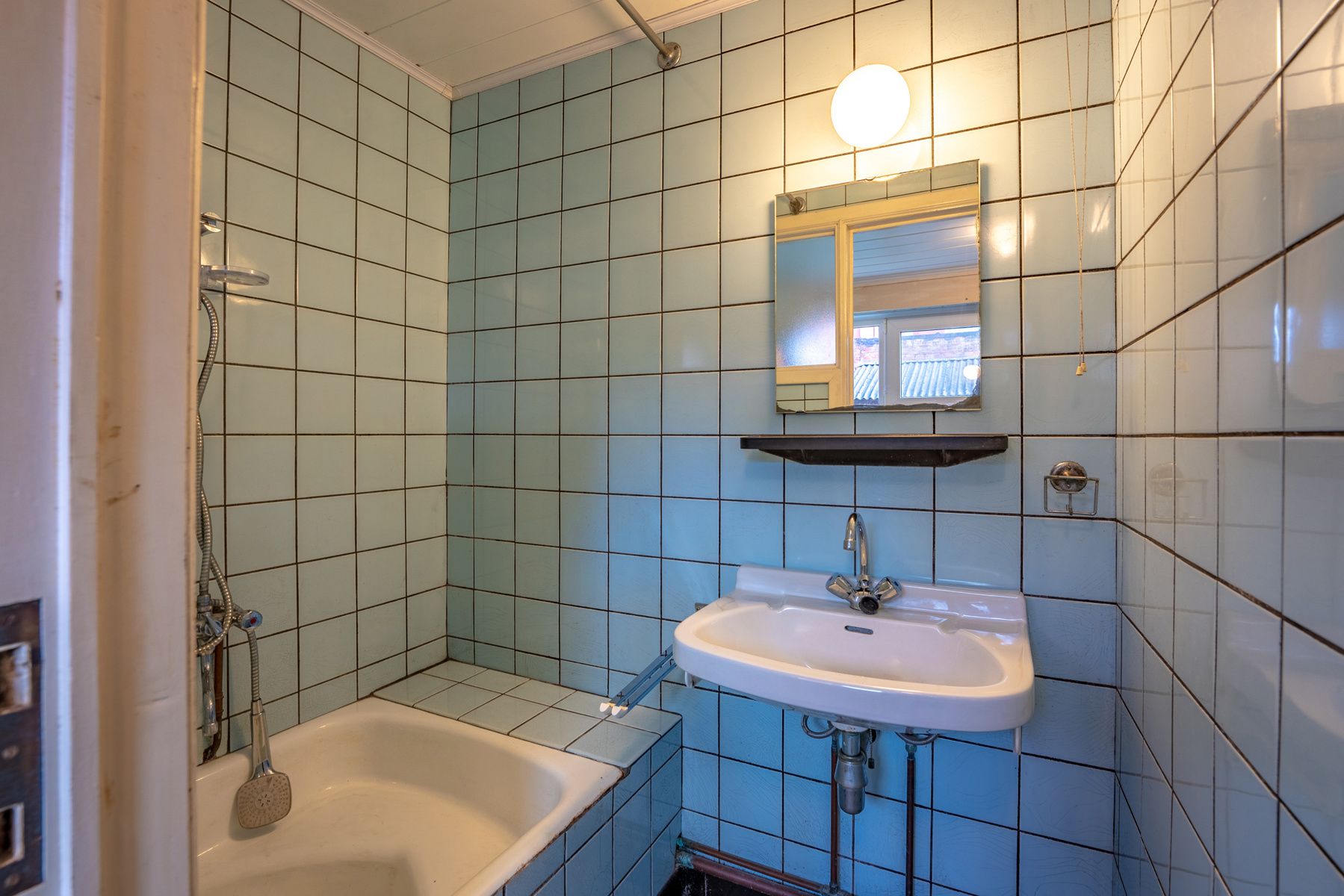 Te renoveren woning in een doodlopende straat! foto 9