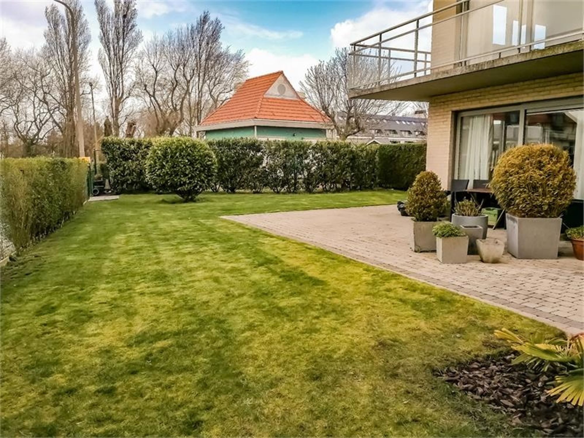 Schitterend tuinappartement met garage! foto 2