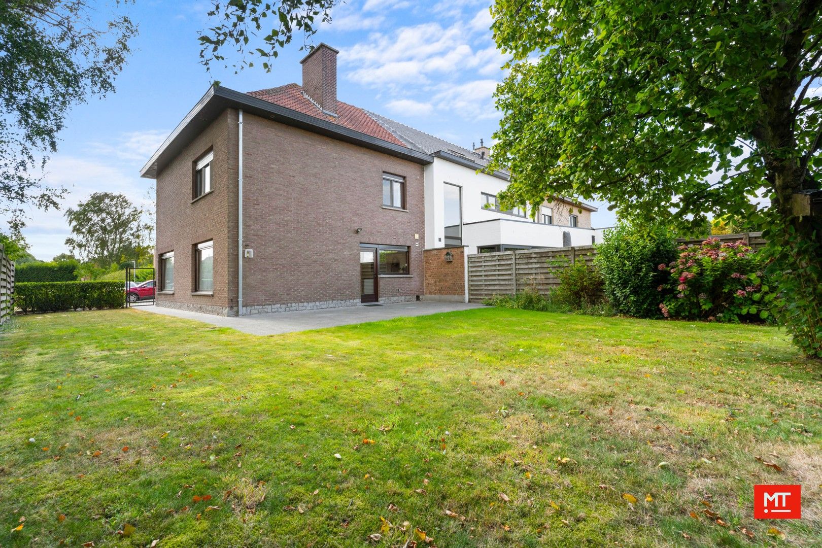 Kloeke, halfopen woning met 3 slaapkamers, garage en tuin op een rustige locatie in Wervik foto 18