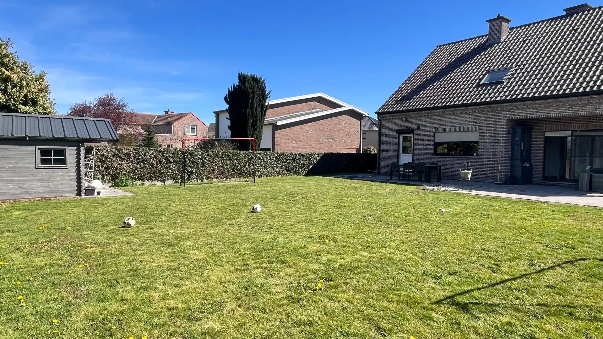 Vrijstaande woning met 4 slaapkamers en inpandige garage. foto 8