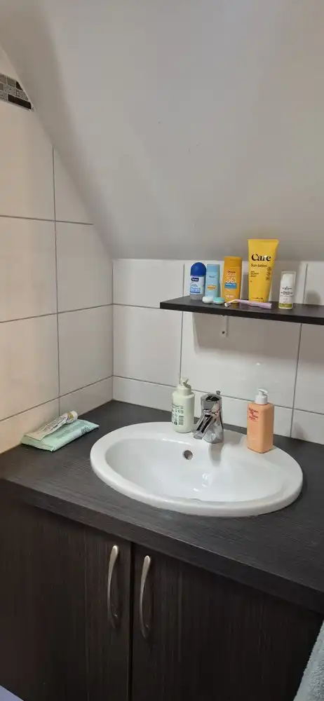 Gezellige bemeubelde studio met mezzanine te huur. foto 6