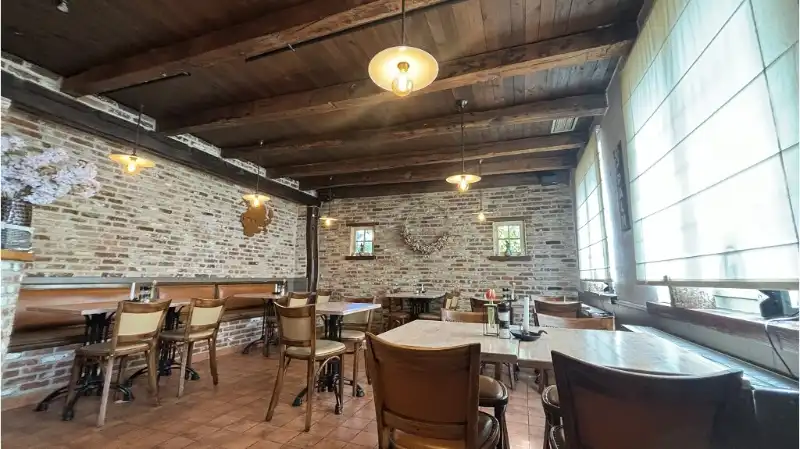 Overname instapklare Bistro - Brasserie met Feestzaal en 2 Terrassen in Donk (Maldegem) foto 2