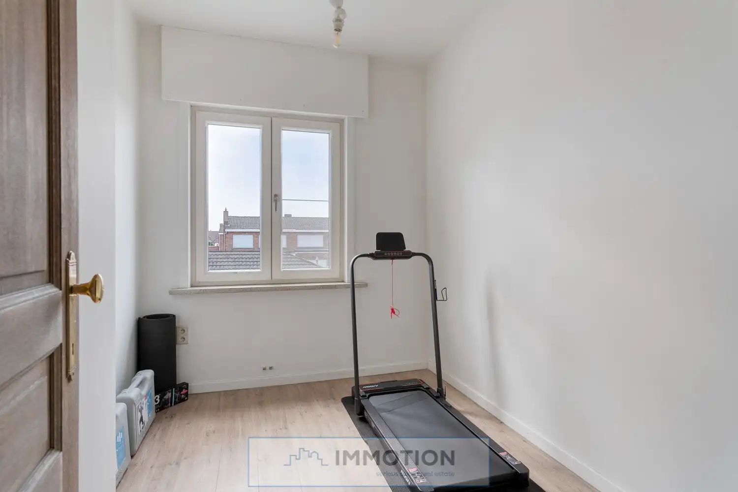 Instapklare halfopen woning op rustige ligging in Wevelgem - Kijkdagen met biedmoment op 4 en 5 september foto 14