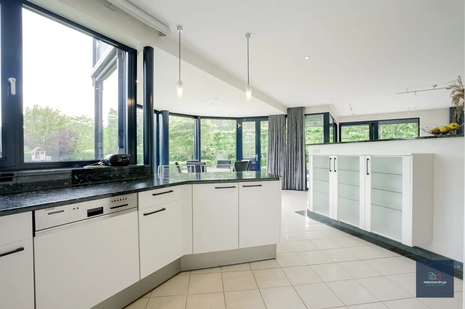 Karaktervolle villa op een prachtig perceel van 1862 m² foto 8