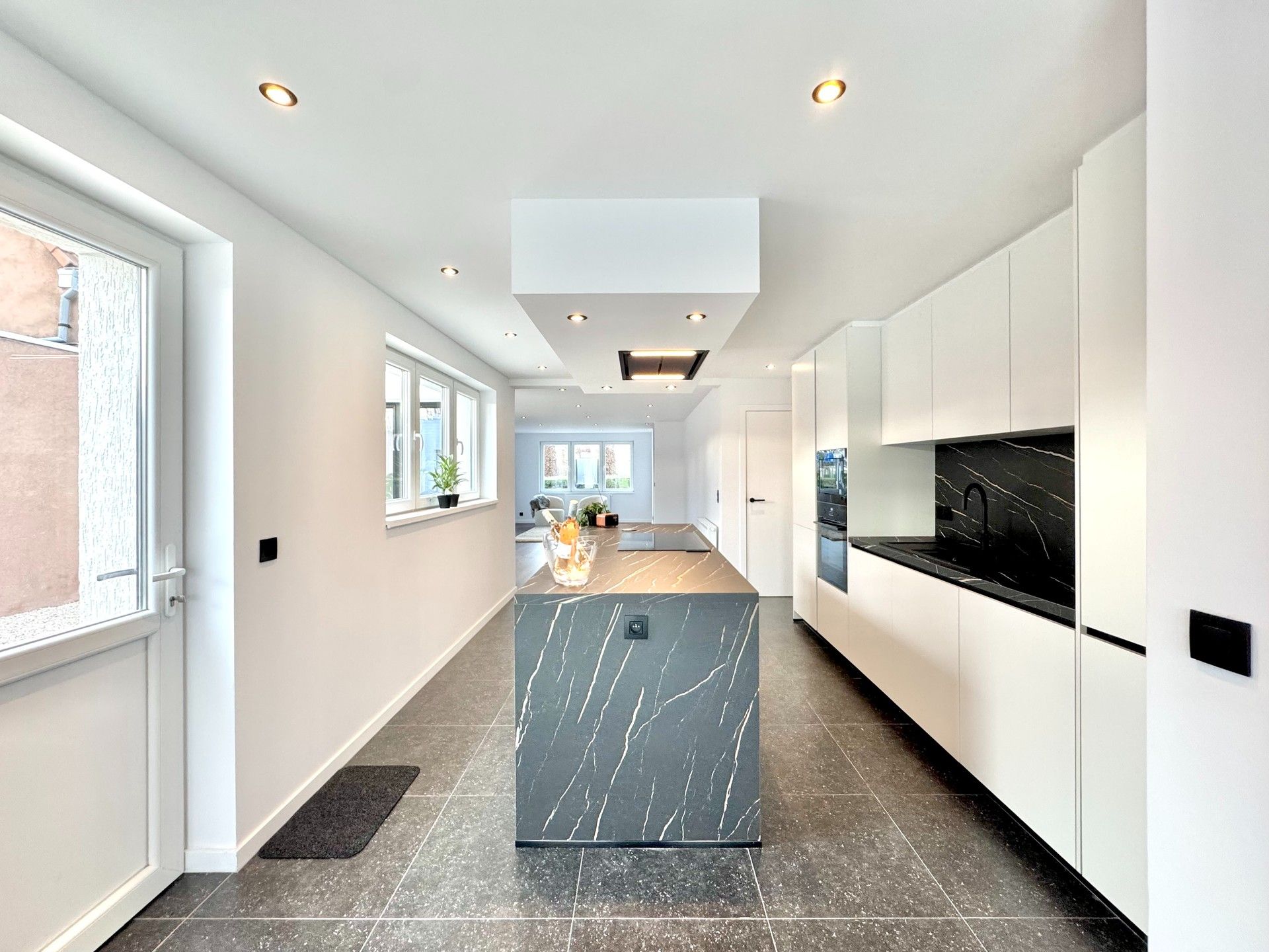 GERENOVEERDE WONING MET TUIN & GARAGE - 444 M² foto 11