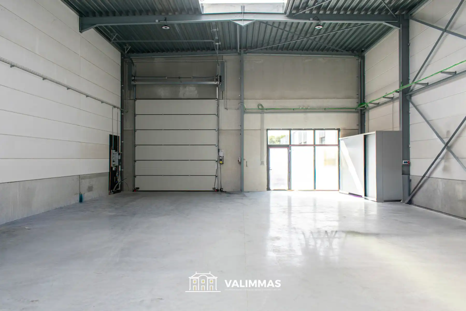 Nieuw bedrijfsgebouw (± 240m²) met sanitair en parking... foto 4