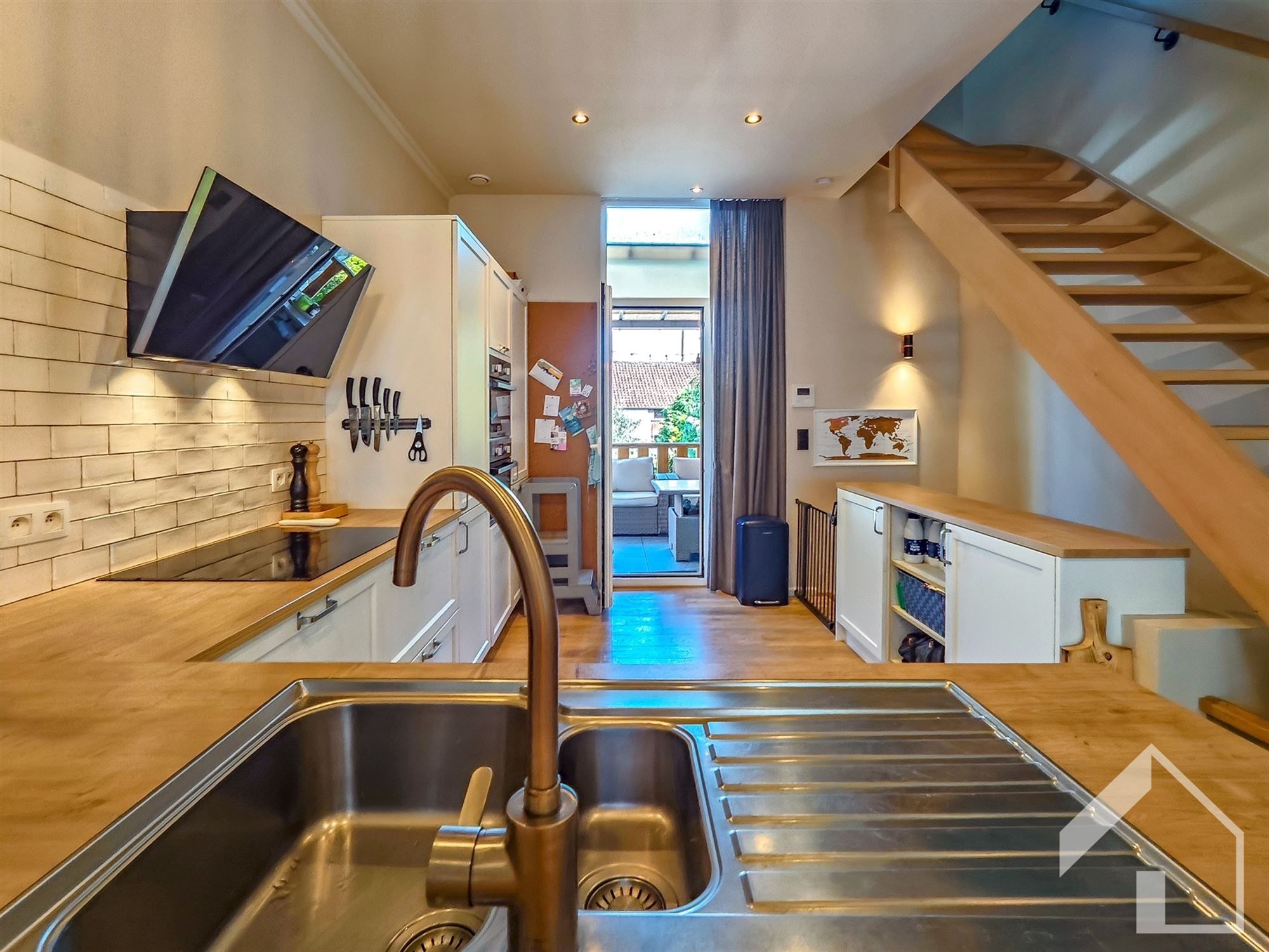 Instapklare woning met handelspand! foto 10