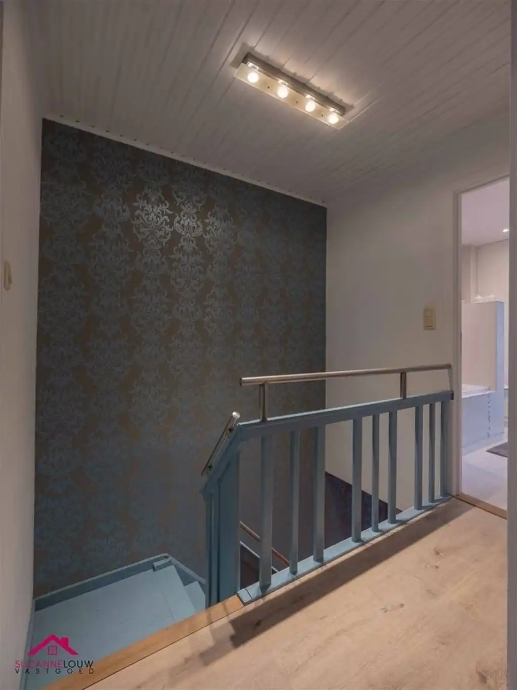 Gezellige en instapklare, half vrijstaande woning met veranda foto 22