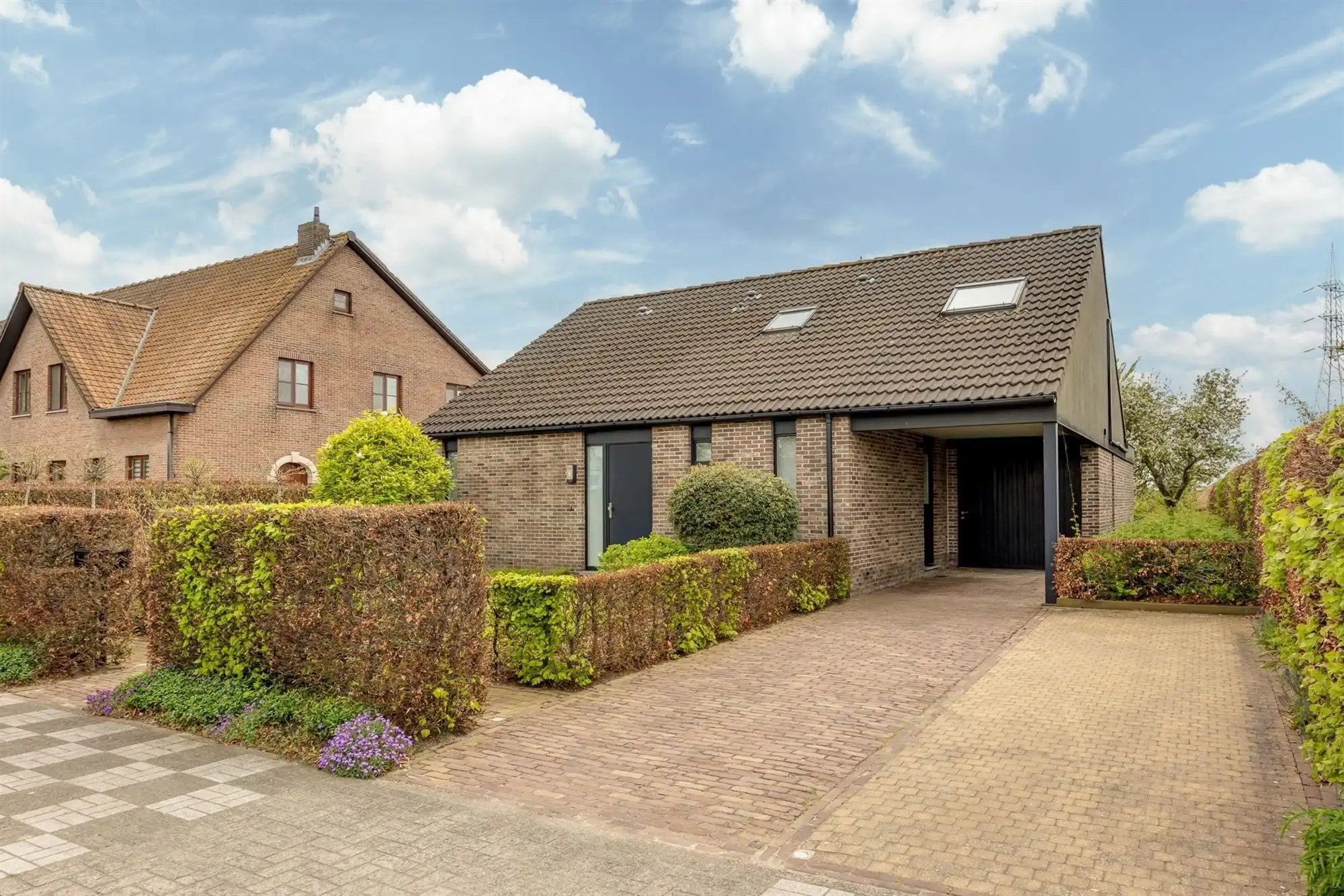 Instapklare en vrijstaande gezinswoning met 3 slpk. en een ruime tuin foto 7