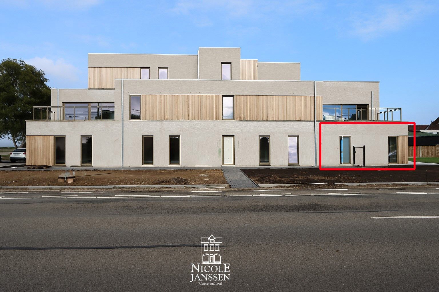 Gelijkvloers nieuwbouwappartement met tuintje en  twee autostandplaatsen foto 2