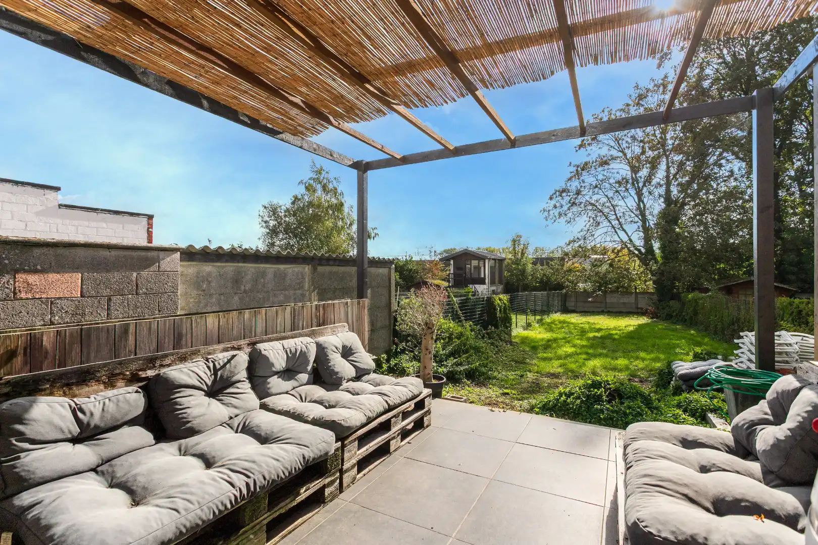 Opbrengsteigendom 3 app. en tuin op een uitstekende locatie in Halle! foto 10