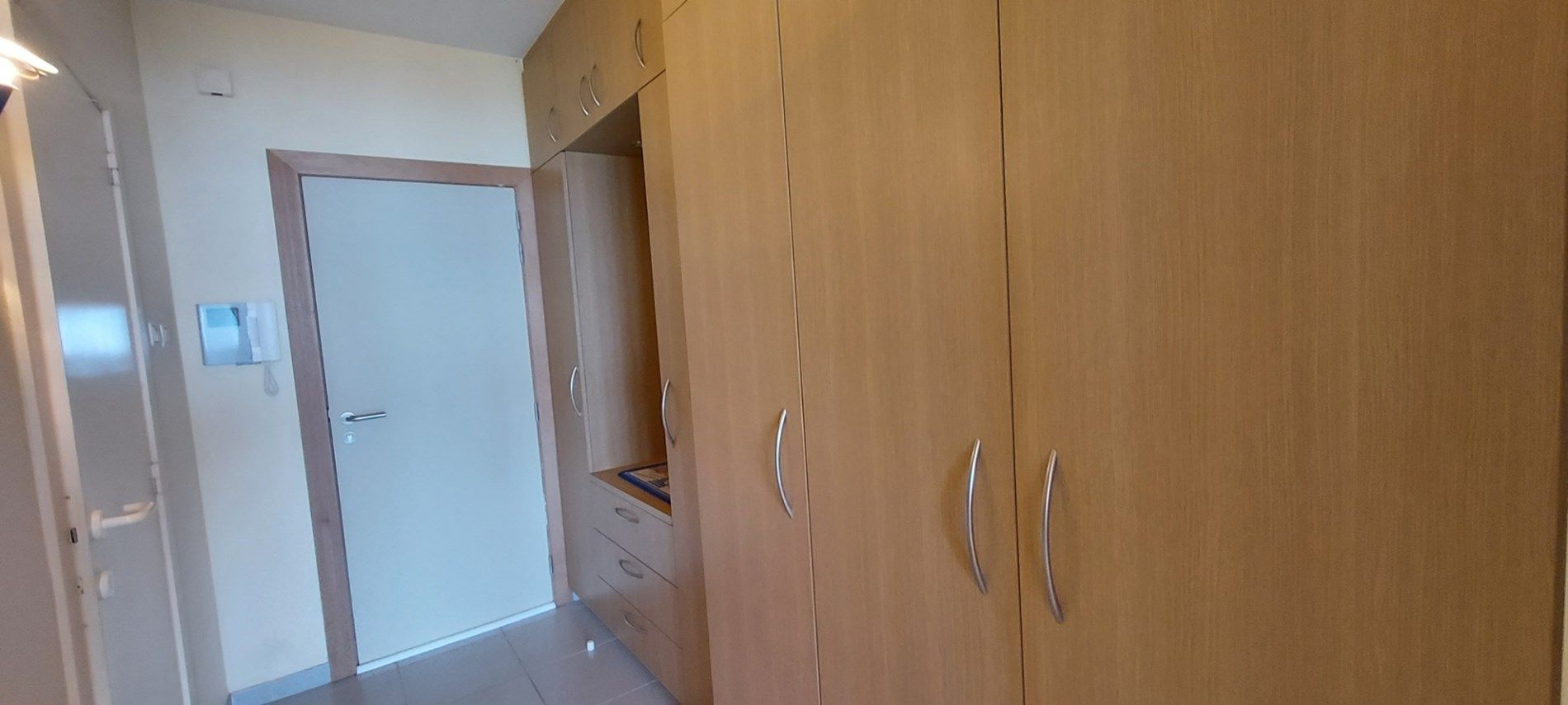 RUIME verzorgde studio met uitstekende ligging op de Zeedijk te Koksijde ! foto 10