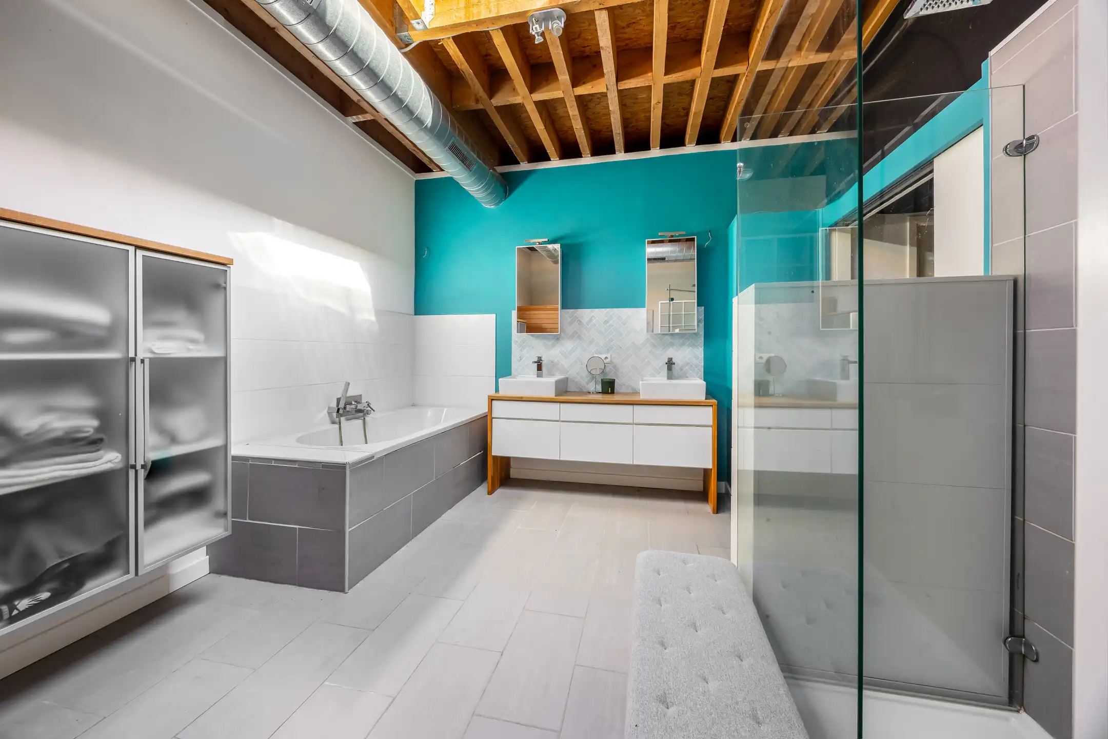 Verborgen loftwoning met tuin, parking & laadpaal in Deurne foto 13