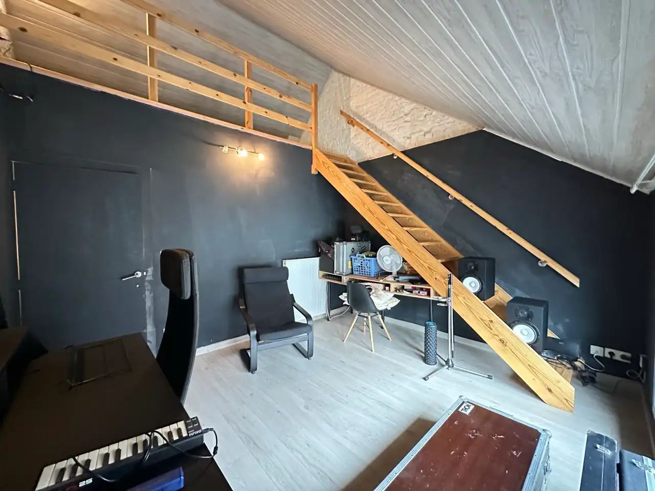 Charmante, instapklare rijwoning met stadstuin foto 13