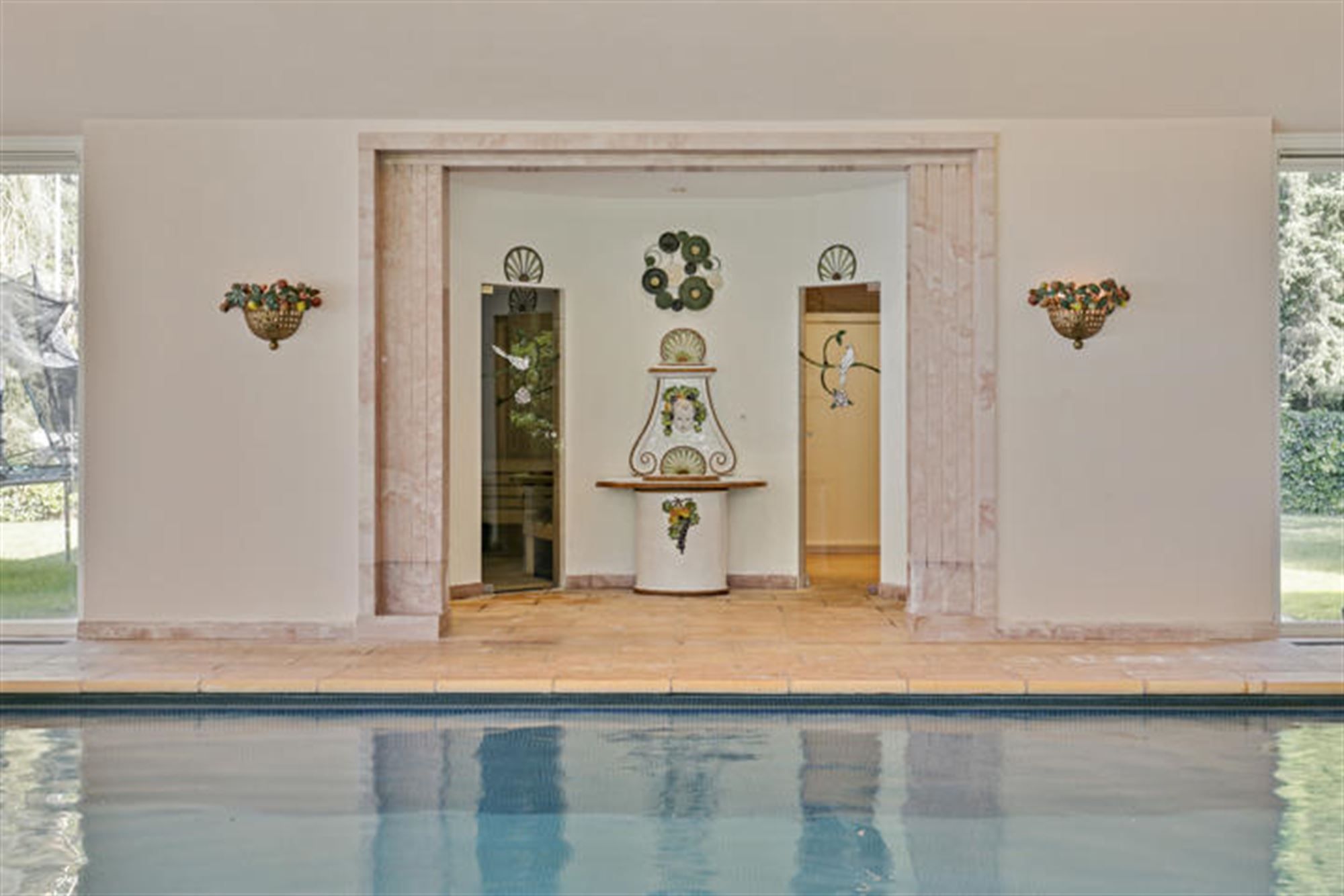 Statig landgoed met binnenzwembad op toplocatie foto 40