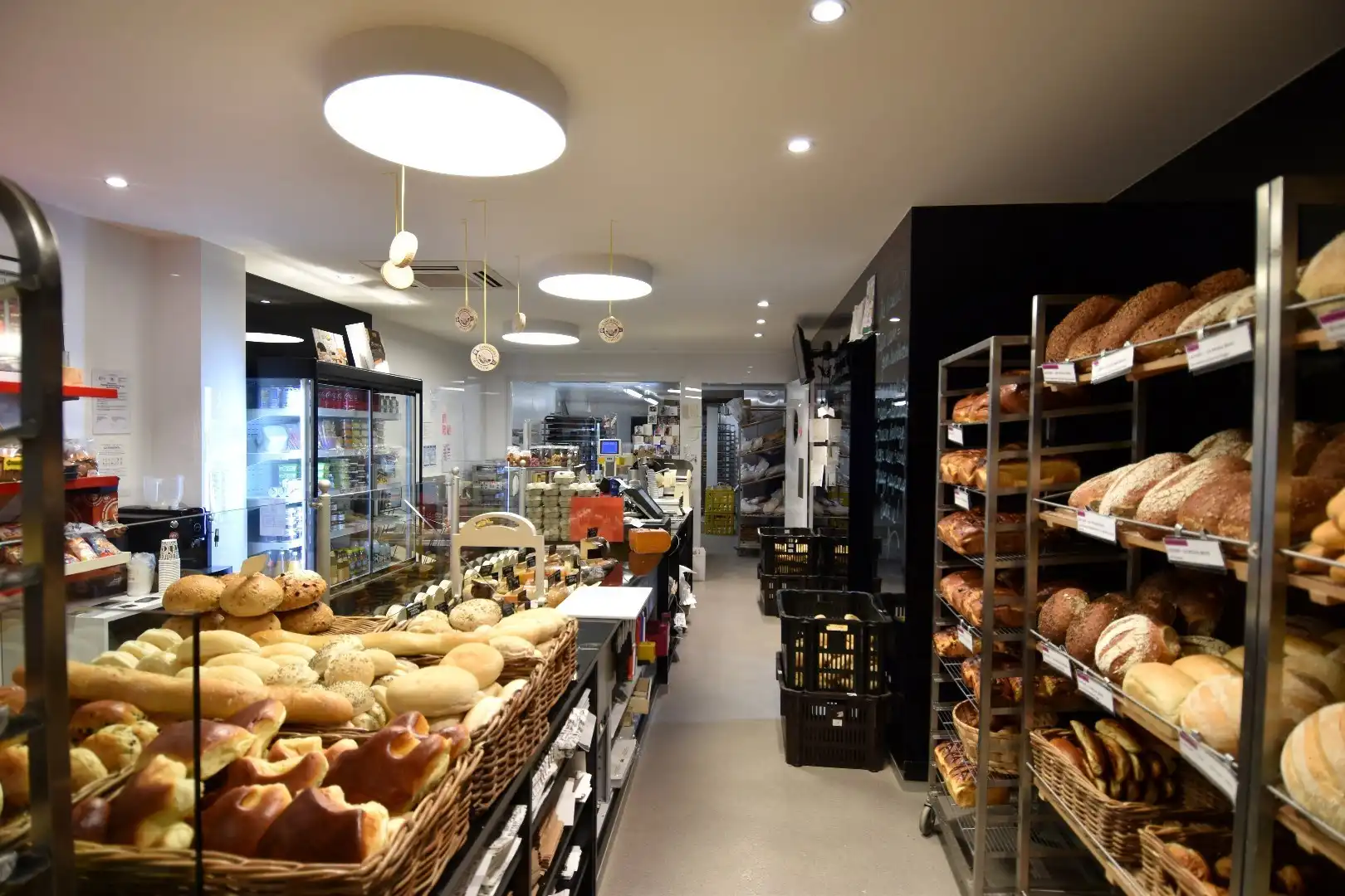 Succesvolle bakkerij mét bovenliggende woonst te koop in Heule foto 5