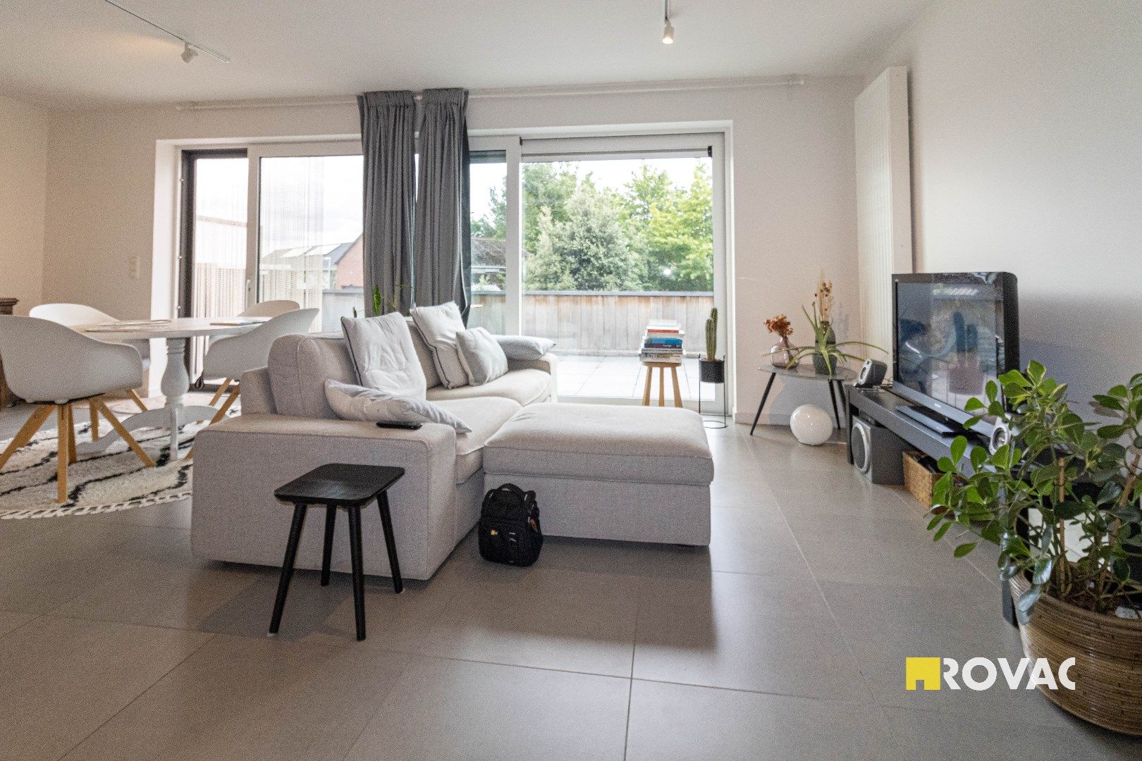 Rustig gelegen en instapklaar nieuwbouwappartement (93 m²) met ruim zonneterras (30 m²) en private autostaanplaats! foto 5