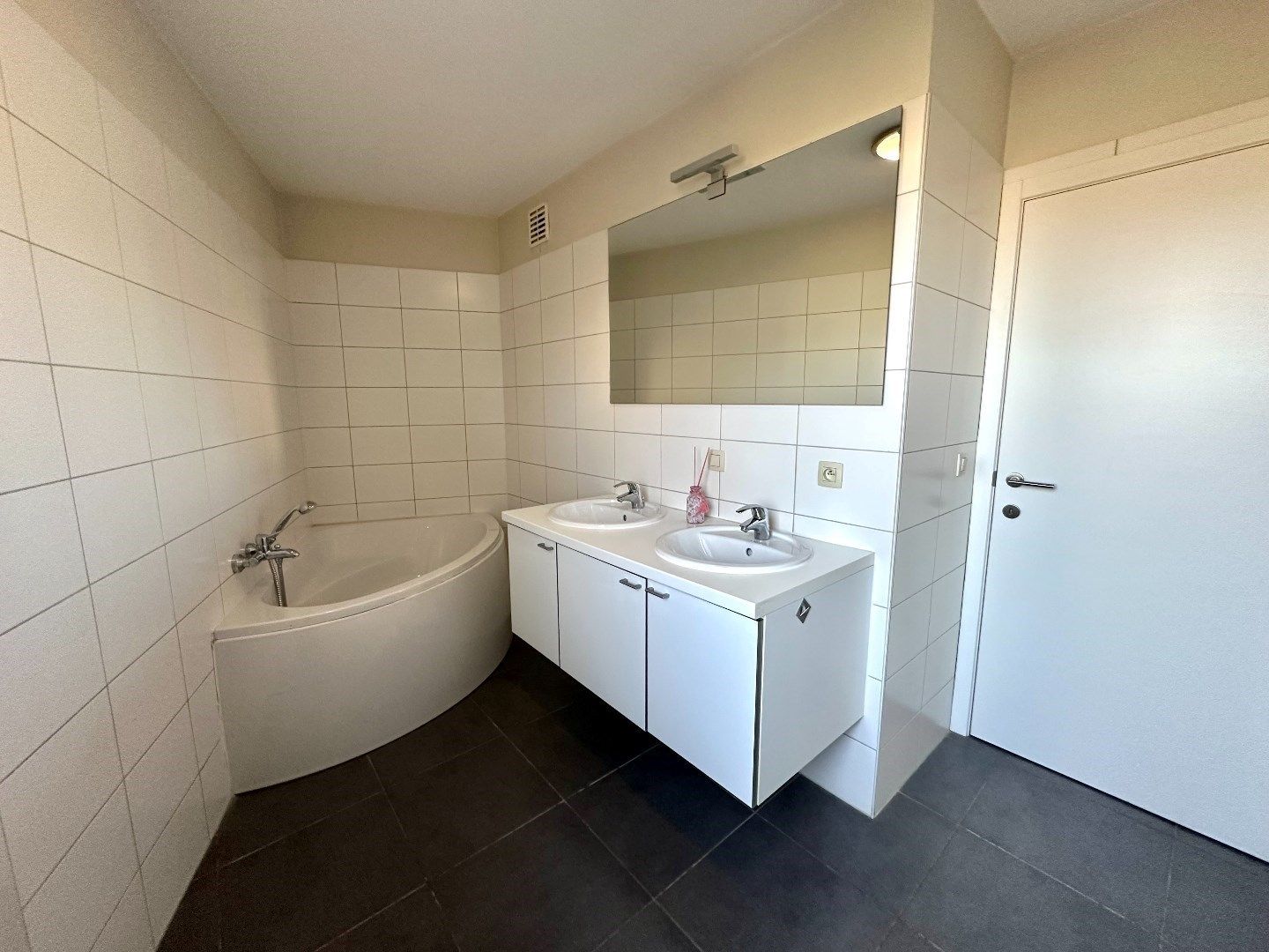 Modern appartement in hartje Hasselt foto 16