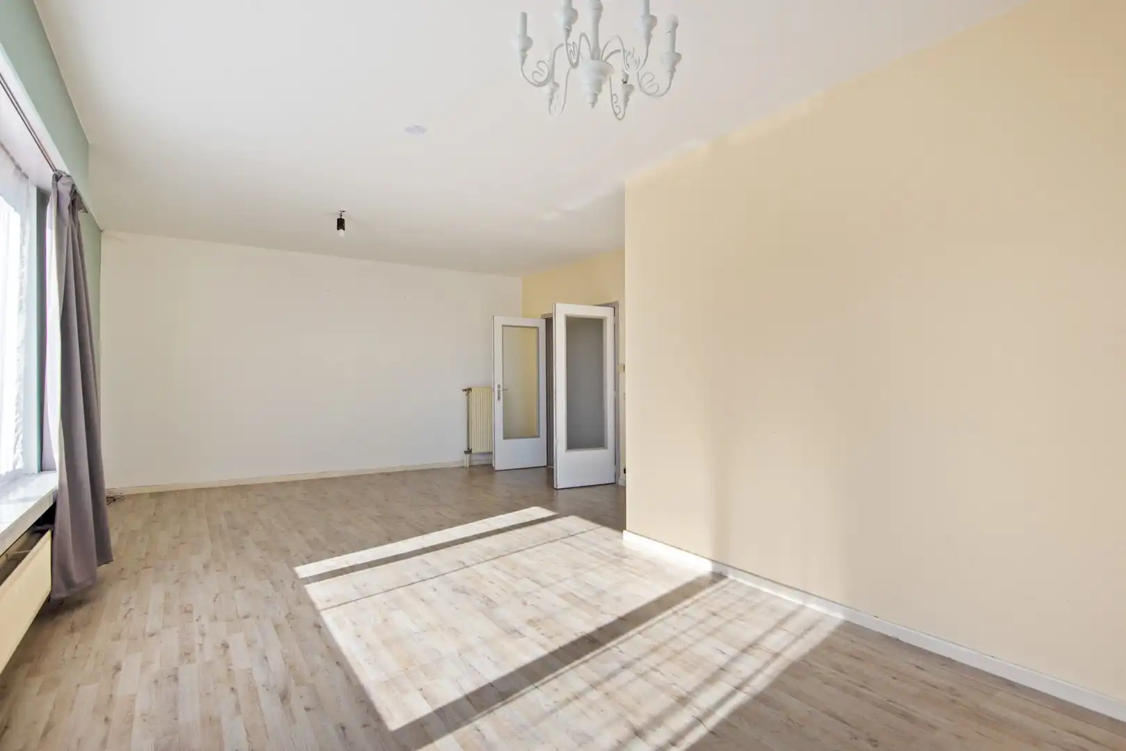 Ruim en lichtrijk 2-slaapkamerappartement in hartje Wijnegem foto 6