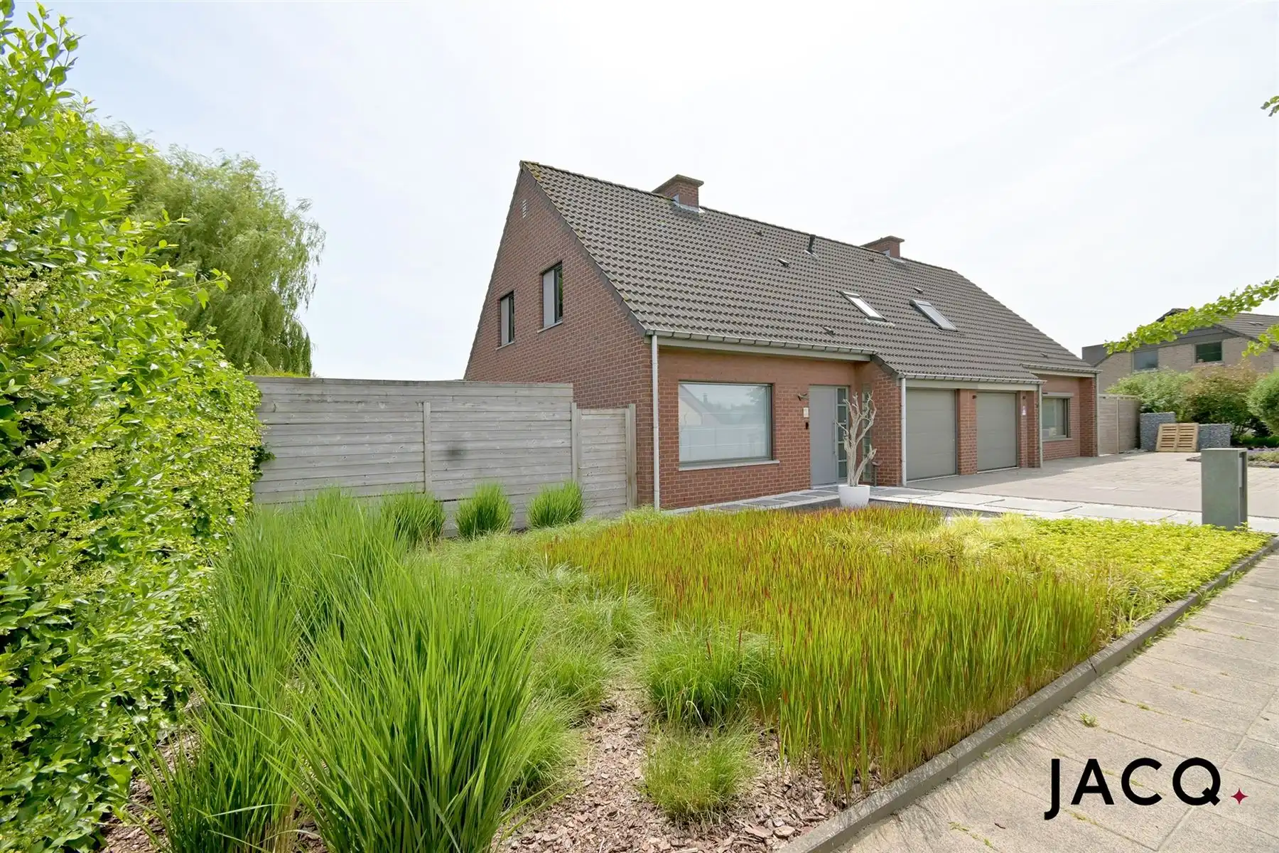 Instapklare HOB met 3slpk's en tuin op een rustige locatie! foto {{pictureIndex}}