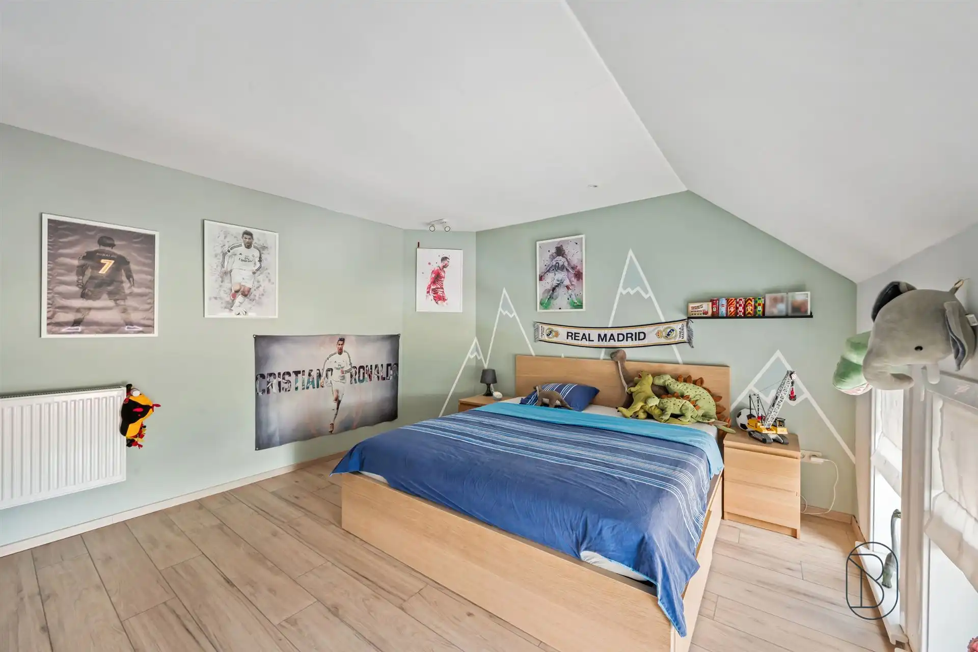 Recent gerenoveerde gezinswoning met 4 slpk, garage & tuin foto 14