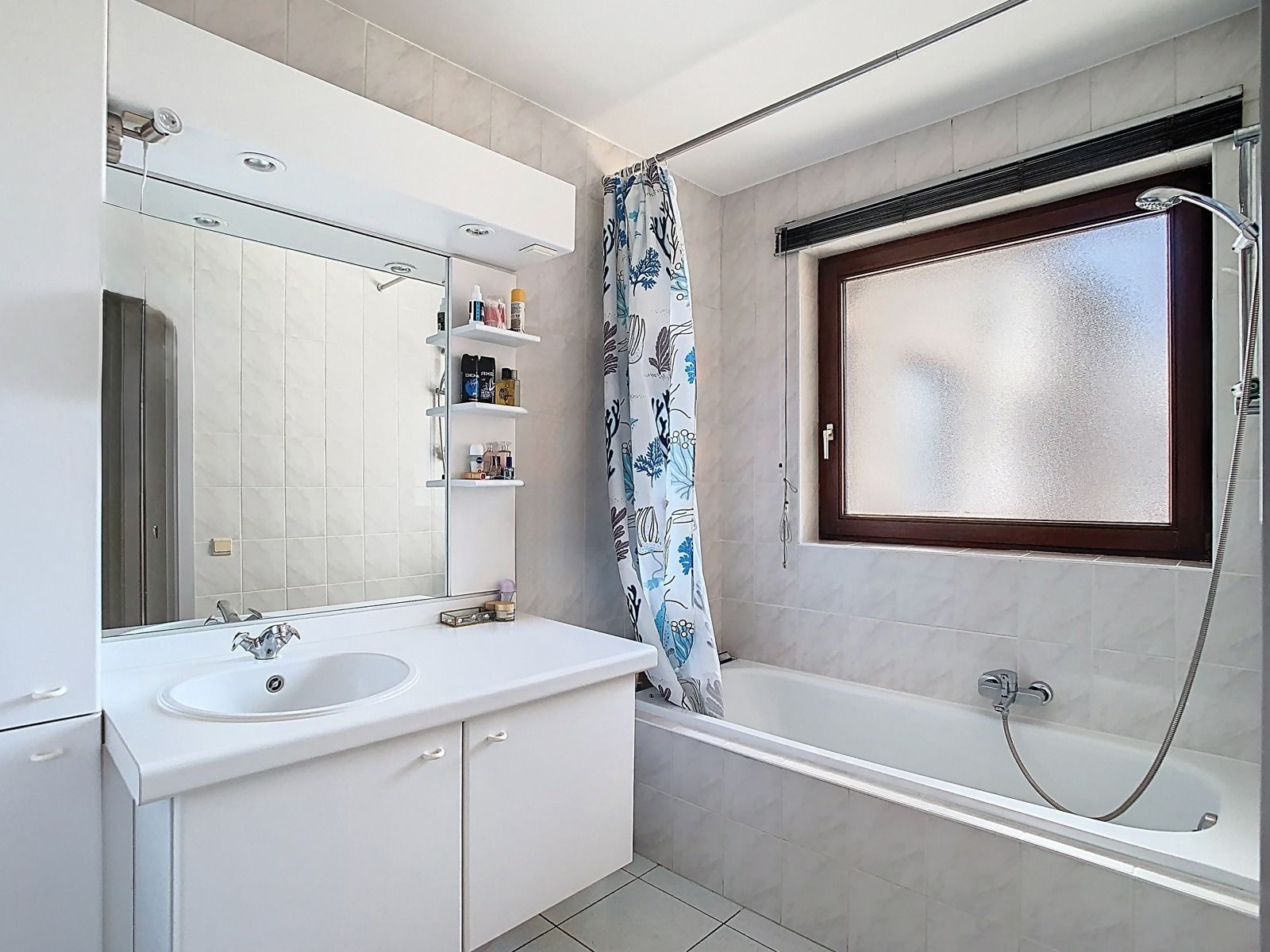 Mooi Appartement met 2 SLPK én Garage in het Rustige Welle! foto 10