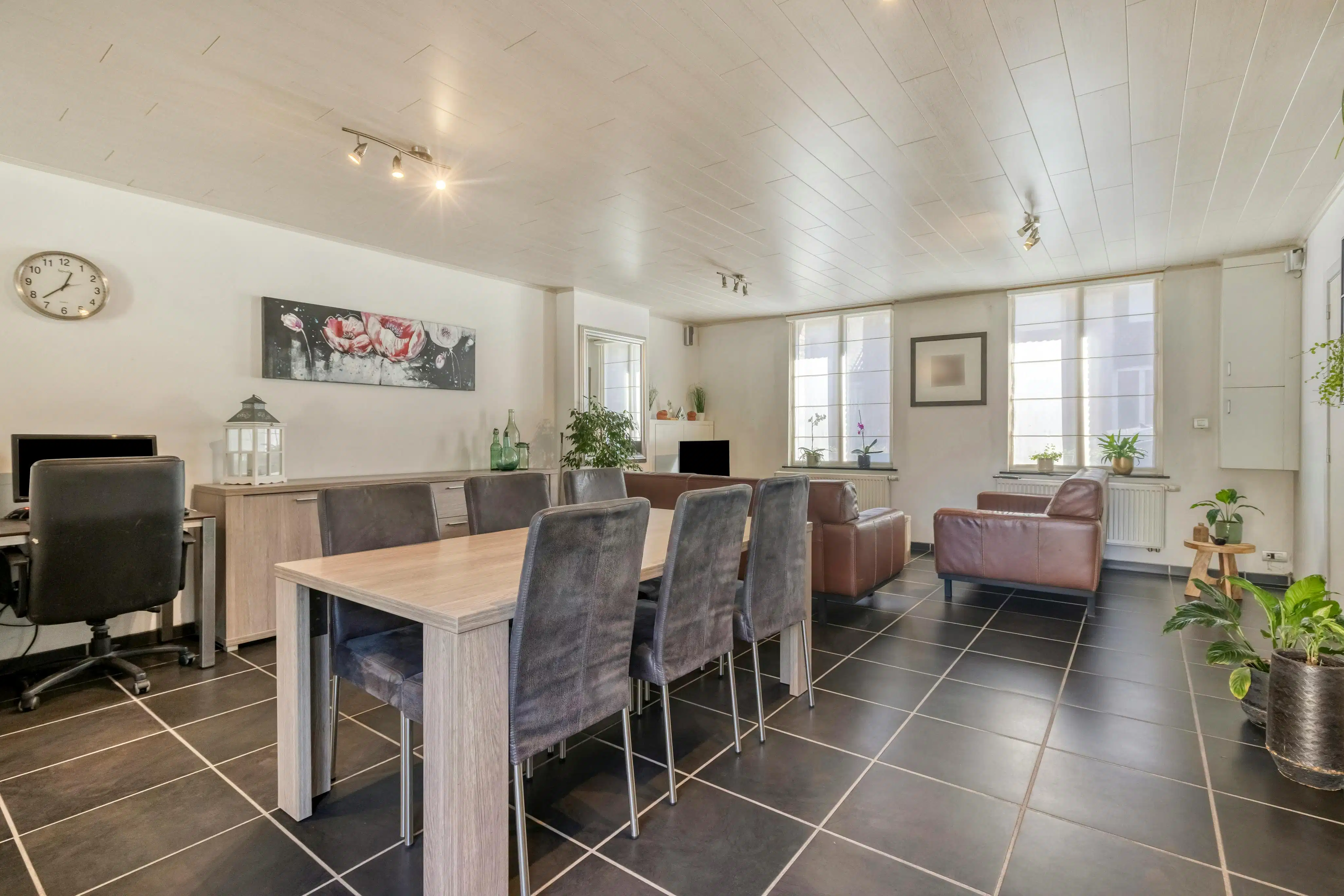 Instapklare woning met 4 slaapkamers en zonnige tuin in Abele foto 2