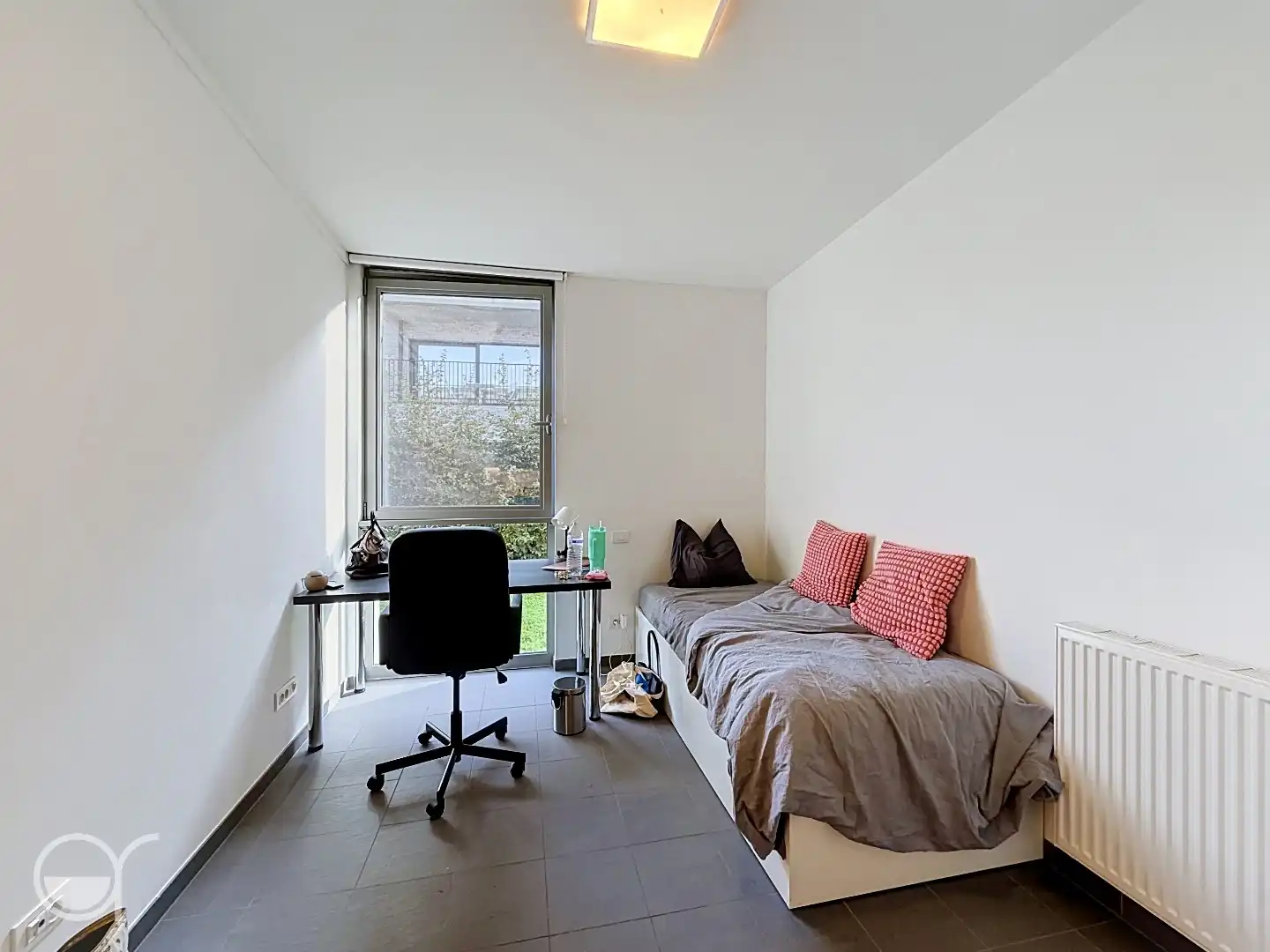 Gelijkvloerse studentenkamer in moderne studentenhuisvesting foto {{pictureIndex}}