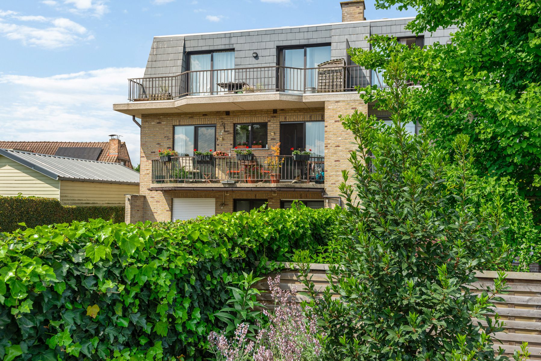 Ruim appartement met drie slaapkamers foto 18