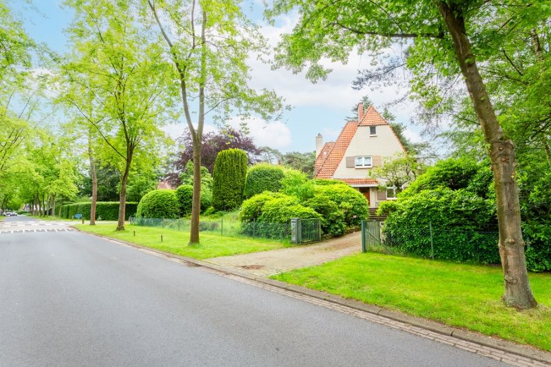 Karaktervolle villa in oase van groen, toplocatie! foto 2