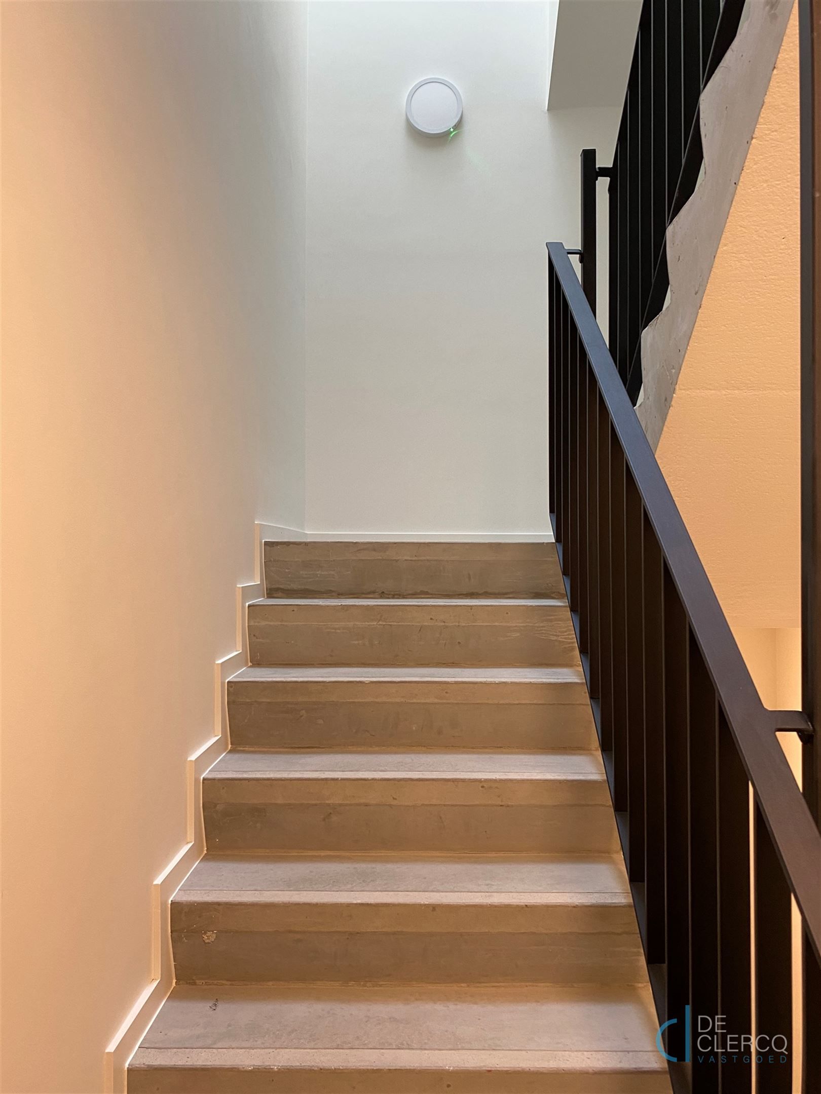Prachtig duplex appartement TE HUUR op toplocatie in Lochristi! foto 3
